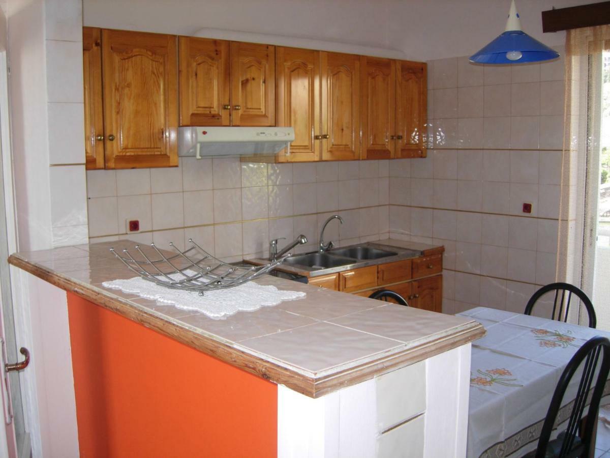 B1 Apt Mytilini Luaran gambar